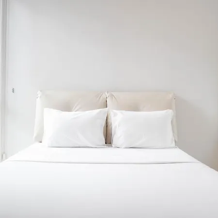 Comfort And Minimalist 3Br Apartment At Bellagio Residence By Travelio